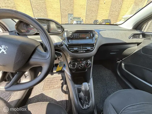 Peugeot 208 1.0 PureTech Access 2015 Benzine 8