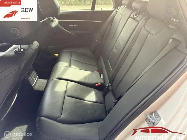 BMW 3 Serie Touring 320i M Sport Edition 2019 Benzine 5