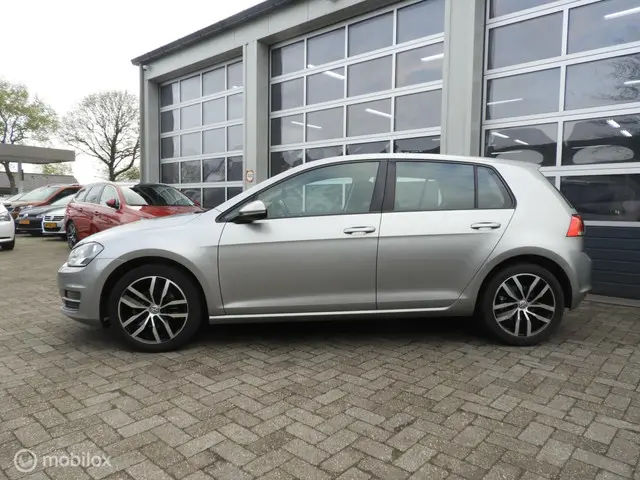 Volkswagen Golf 1.4 TSI Comfortline 2013 Benzine 2