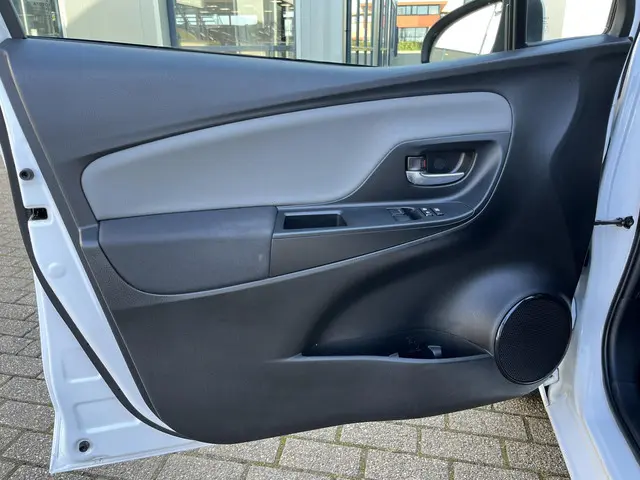 Toyota Yaris 1.5 Hybrid Active 2019 Hybride Benzine 9