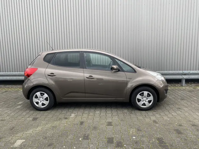 Kia Venga 1.4 CVVT ExecutiveLine 2014 Benzine 10