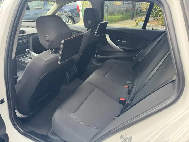 BMW 3 Serie Touring 318i AIRCO 2018 Benzine 8