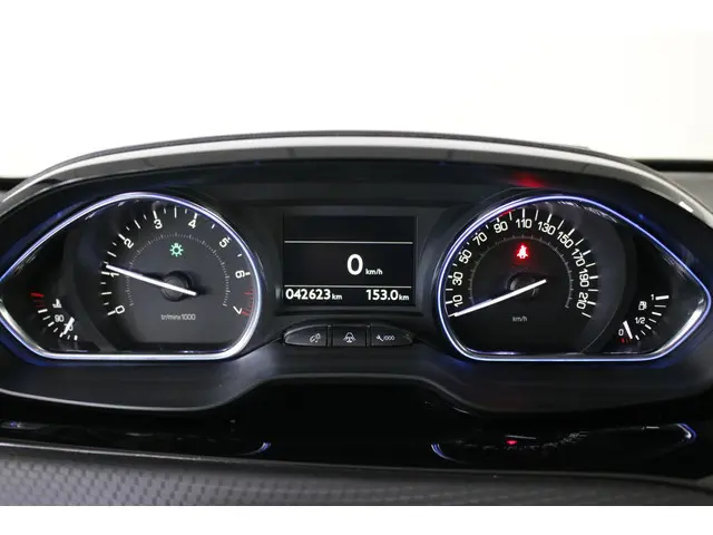 Peugeot 2008 1.2 PureTech Allure 130 PK. 2018 Benzine 15