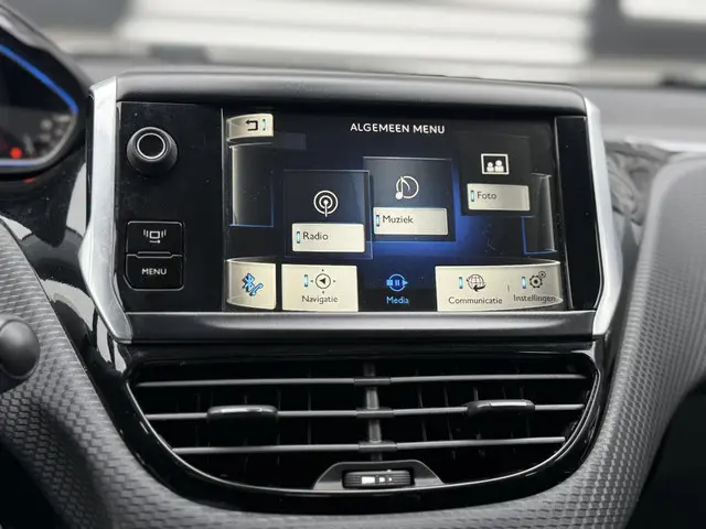 Peugeot 2008 1.2 VTi Allure 2014 Benzine 14