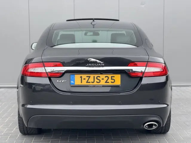 Jaguar XF 2.2D 2015 Diesel 4