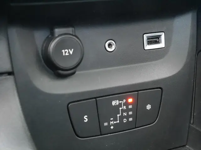 Citroën C3 1.2 PureTech Automaat Shine 2017 Benzine 42