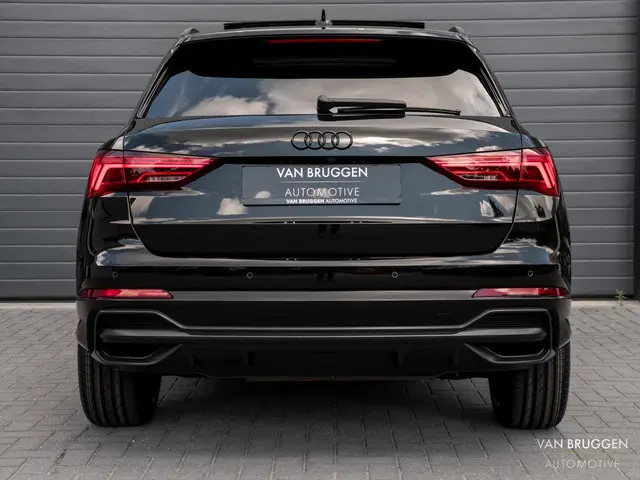 Audi Q3 45 TFSI E S-Line 2022 Hybride Benzine 36