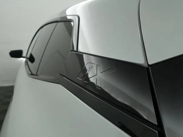 BMW iX xDrive40 M Gold Edition 77 kWh- 2021 Elektrisch 39