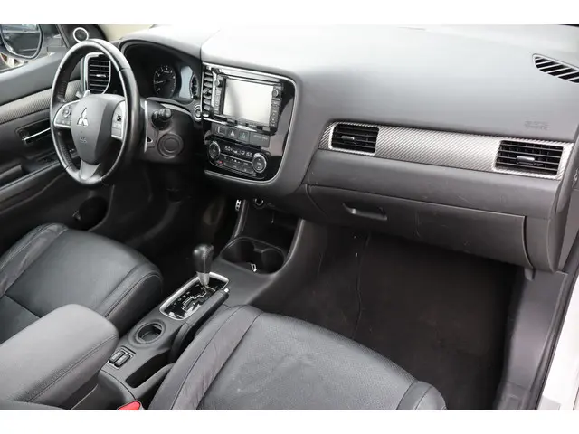 Mitsubishi Outlander 2.0 Instyle 2014 Benzine 6