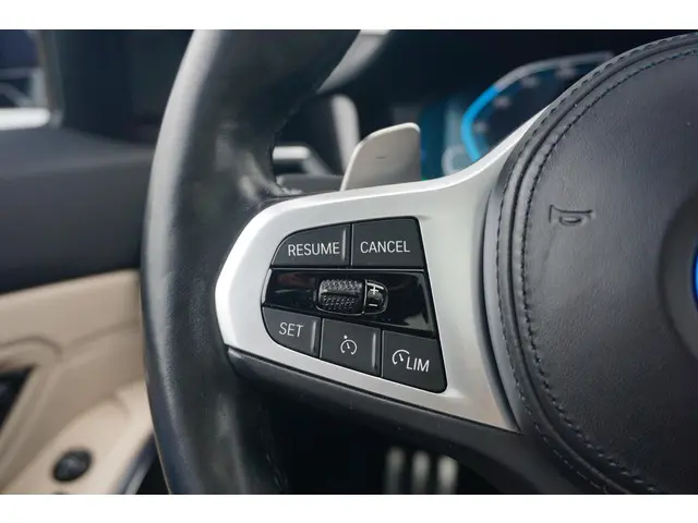 BMW 3 Serie Sedan 320e 2022 Hybride Benzine 12
