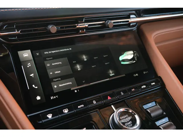 Aston Martin V8 Volante DB12 4.0 2024 Benzine 33