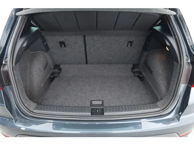 SEAT Arona 1.0 TSI Xperience 2021 Benzine 24