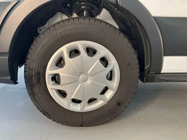 Ford Transit 350 2.0 TDCI L3H2 Trend 2024 Diesel 19