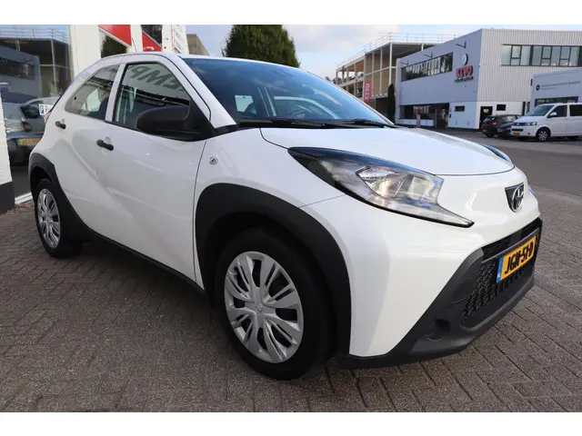 Toyota Aygo X 1.0 VVT-i MT PLAY 2022 Benzine 4