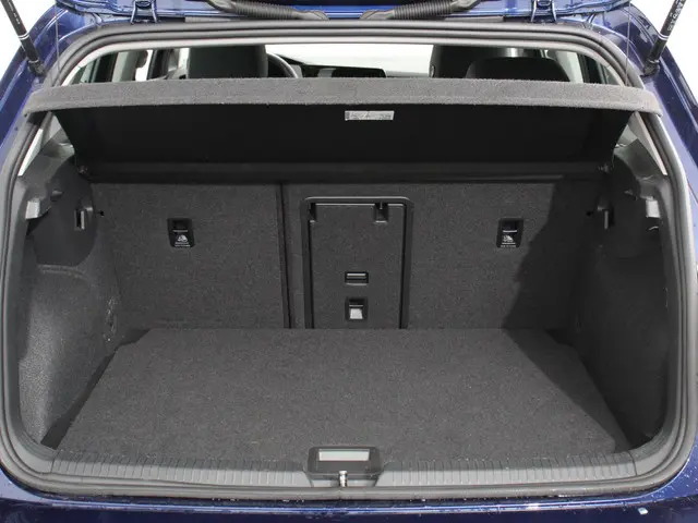 Volkswagen Golf 1.0 eTSI Life Business 2023 Benzine 10