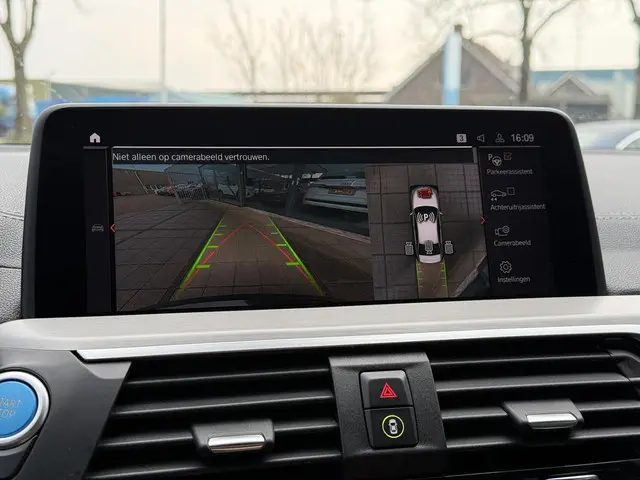 BMW iX3 Aut. High Executive 80 kWh 2021 Elektrisch 25