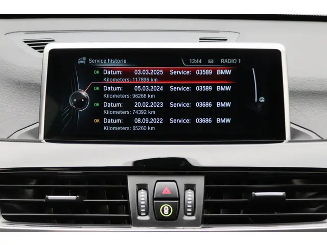 BMW X1 sDrive18i Centennial High Executive 2016 Benzine 39