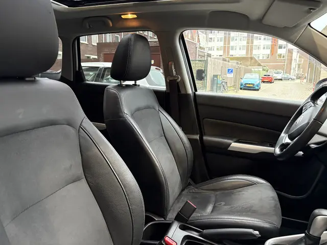 Suzuki Vitara 1.6 High Executive 2016 Benzine 10