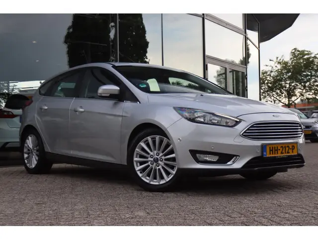 Ford Focus 1.0 TITANIUM ED. 2015 Benzine 4