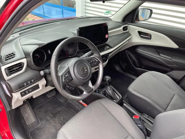 Suzuki Swift 1.2 Select Smart Hybrid 2025 Benzine 6