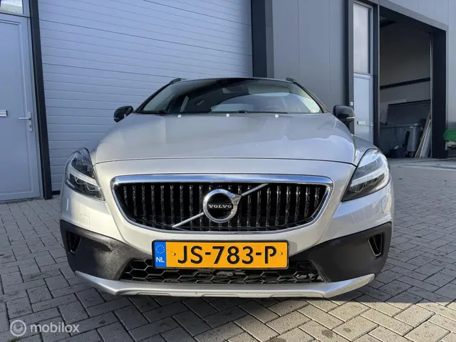 Volvo V40 Cross Country 2.0 T3 Momentum 2016 Benzine 4