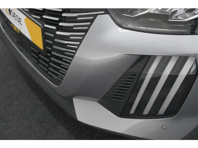 Peugeot 208 PureTech 100 Allure Pack 2023 Benzine 15