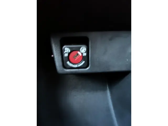 Peugeot 107 1.0 Envy 2013 Benzine 28