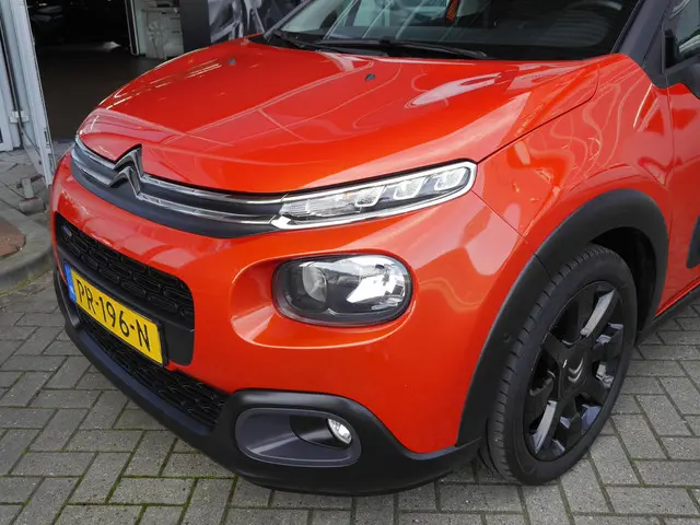 Citroën C3 1.2 PureTech Automaat Shine 2017 Benzine 34