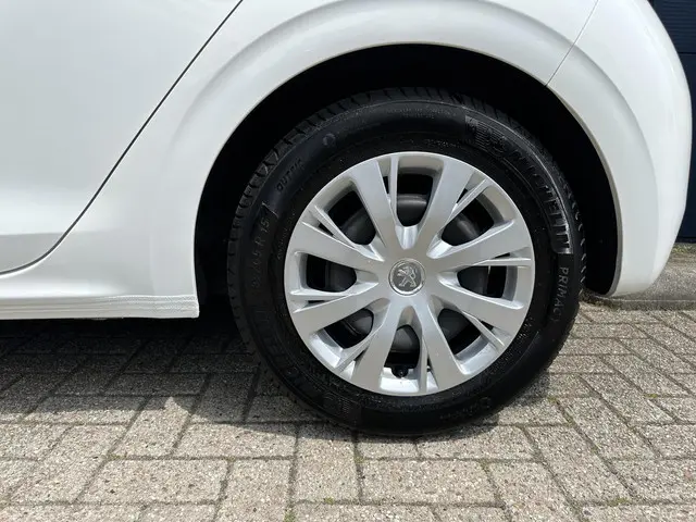 Peugeot 208 1.2 Blue Lion 2018 Benzine 14