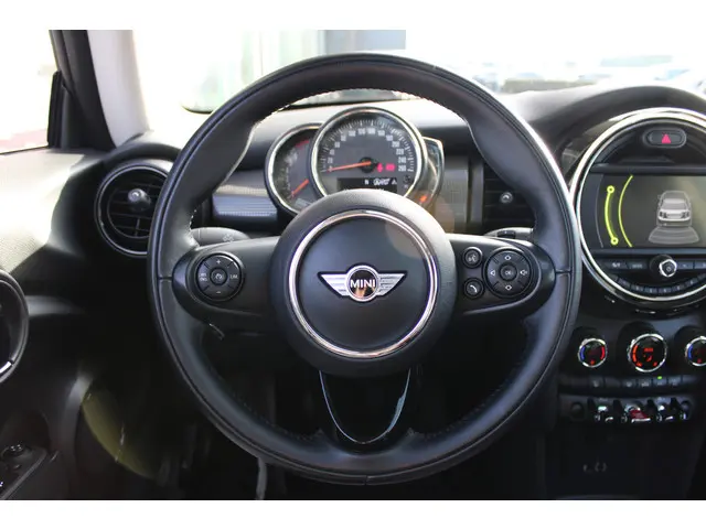 MINI Cooper Hatchback 2018 Benzine 15