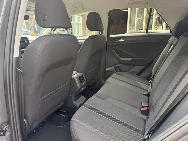 Volkswagen T-Roc 1.5 TSI Life 2024 Benzine 13