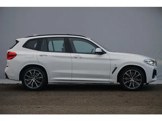 BMW X3 sDrive20i 2020 Benzine 6