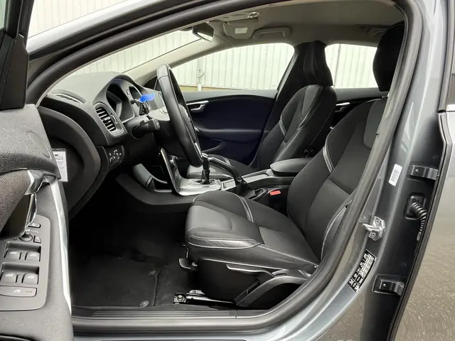 Volvo V40 2.0 T3 Momentum 2016 Benzine 13