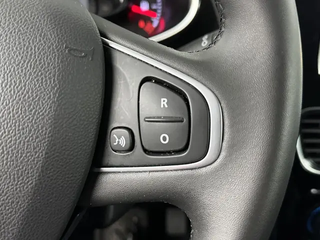 Renault Clio Estate TCe 90 Limited 2019 Benzine 21
