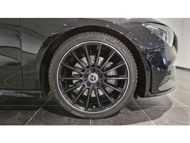 Mercedes-Benz CLA 200 Business Solution AMG 2020 Benzine 4