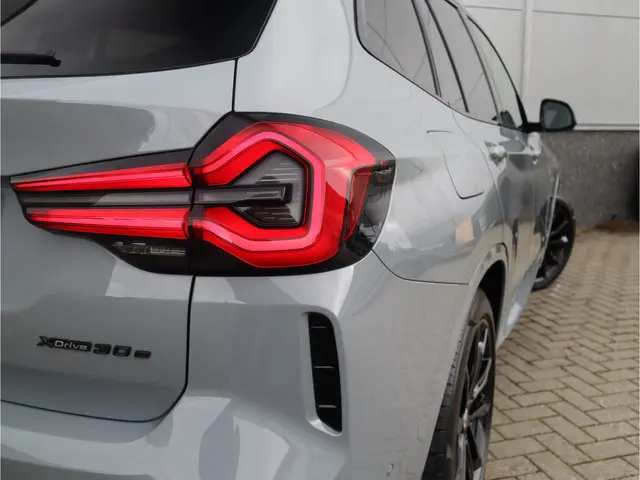 BMW X3 xDrive30e M-Sport 2022 Hybride Benzine 35