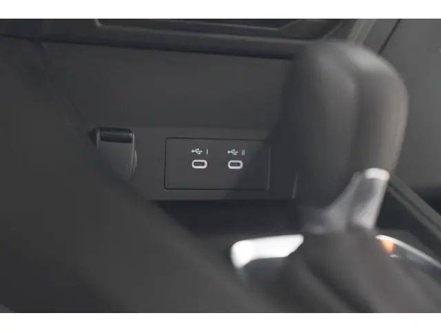 Renault Captur Mild Hybrid 160 Evolution 2024 Benzine 44