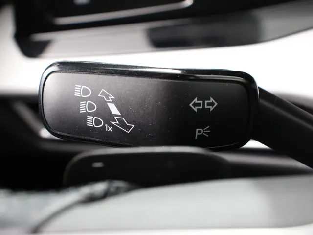 Volkswagen Golf 1.0 eTSI Life Business 2023 Benzine 15