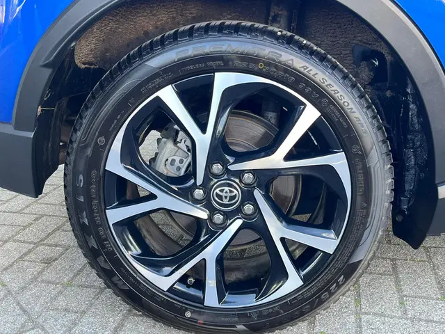 Toyota C-HR 1.8 Hybrid Dynamic 2019 Hybride Benzine 29