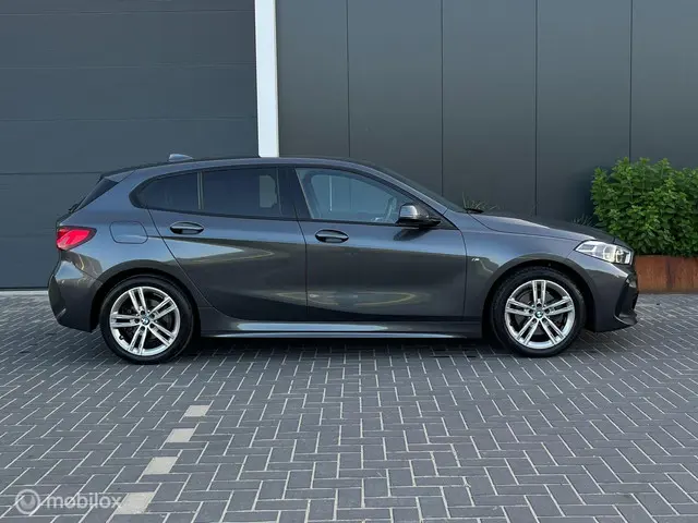 BMW 1 Serie 118i M Pack Sport NAV LED LEER 2021 Benzine 8