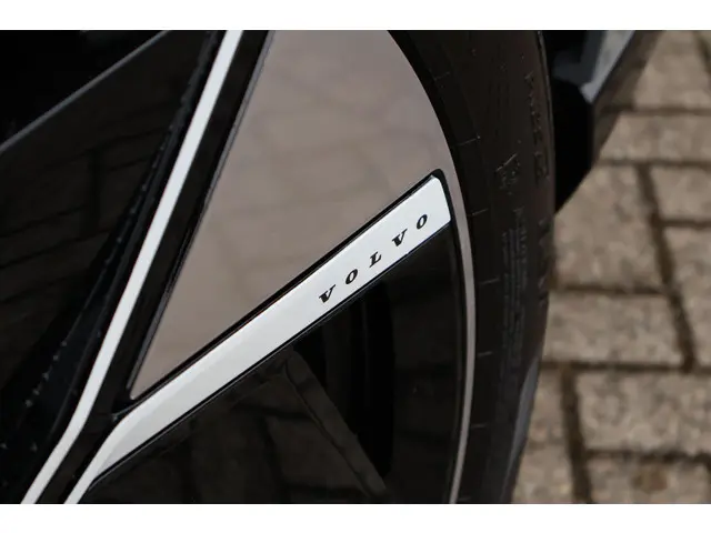 Volvo EX90 Twin Motor Ultra 7p. 111 kWh 2025 Elektrisch 17
