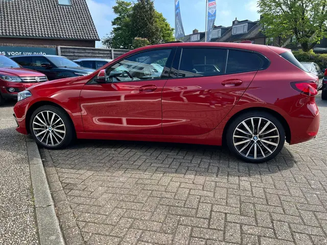 BMW 1 Serie 118i Executive Edition 2020 Benzine 30