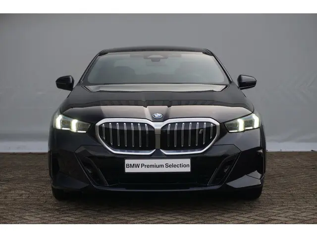 BMW i5 2