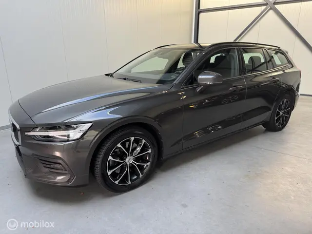 Volvo V60 2.0 B3 Momentum Business automaat 2022 Benzine