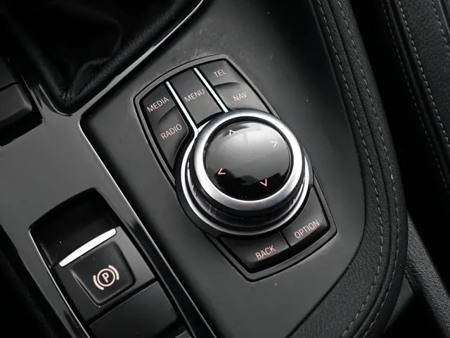 BMW X1 sDrive18i High Executive Aut- 2017 Benzine 13