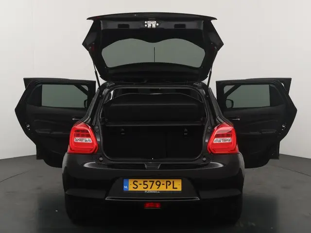 Suzuki Swift 1.2 Style Smart Hybrid 2023 Benzine 22