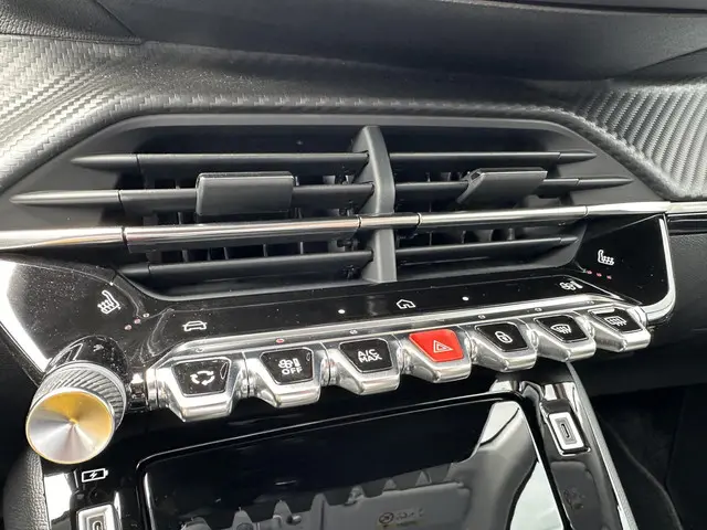 Peugeot 208 1.2 Turbo 100 PK Allure 2025 Benzine 37