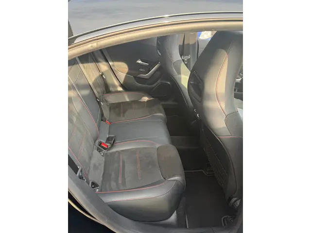 Mercedes-Benz CLA 180 AMG Line 2023 Benzine 17