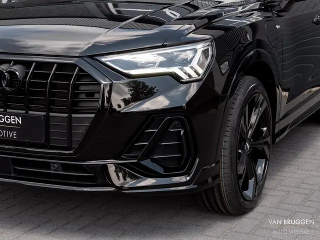 Audi Q3 45 TFSI E S-Line 2022 Hybride Benzine 7