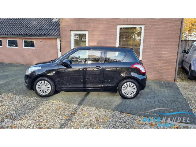 Suzuki Swift 1.2 Comfort EASSS 2015 Benzine 2